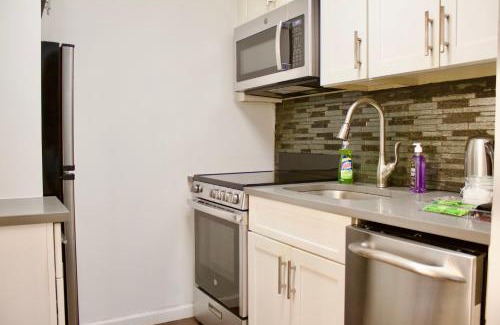 Midtown West Apartment | Times Square Manhattan New York Apartments!