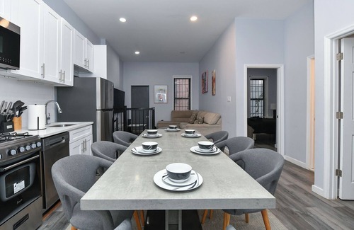 Midtown West Apartment | Times Square Stylish 5-Bedroom, 3-Bath Chic Duplex Apartment