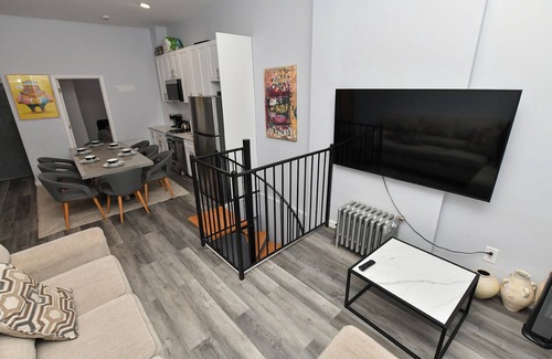 Midtown West Apartment | Times Square Stylish 5-Bedroom, 3-Bath Chic Duplex Apartment