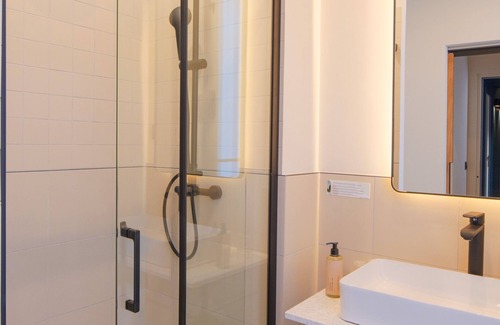 Strasbourg -Saint-Denis Bed & Breakfast | Tinah Paris Aboukir