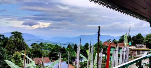 Turuk House | TINCHULEY PINE SHELTER homestay