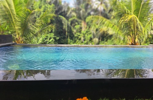 Sambahan Villa | tinggalkan kebisingan dan nikmati ketenangan alam.