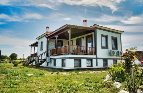 Bozcaada Hotel | Tinos Otel & Bağ Evi 12 Yaş Üstü