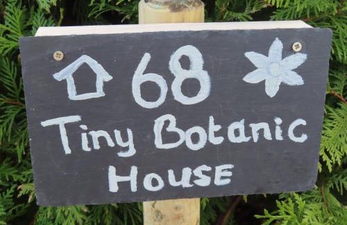 Tzummarum House | Tiny Botanic House