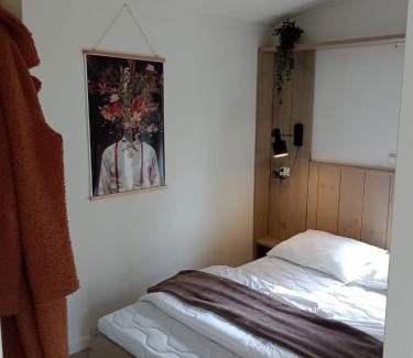 Nunspeet Other | Tiny cabin in bosrijke omgeving de Veluwe - met terras, tuin en fietsschuurtje