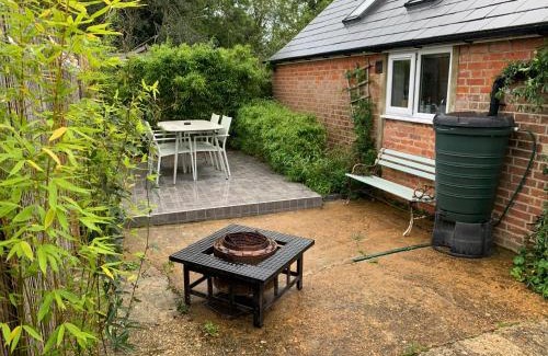Ningwood Apartment | Tiny Cottage for couples in the countryside