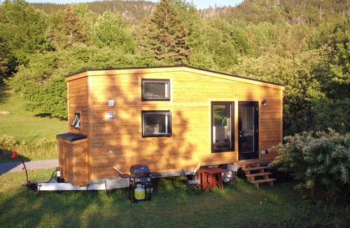 Sight Point House | Tiny Delight Tiny House With Own Beach & Waterfall 7km To Inverness Cape Breton