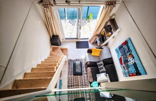 Seafront Apartment | Tiny float home Brighton