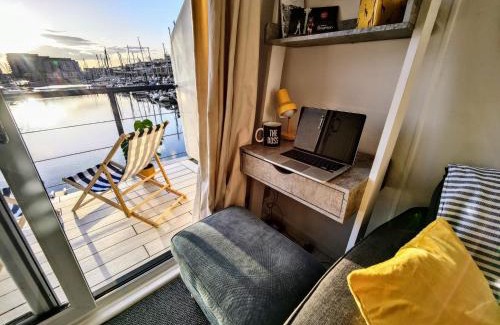 Seafront Apartment | Tiny float home Brighton