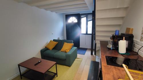 Louis Bertrand-Mirabeau-Semard Apartment | Tiny&Green House 2