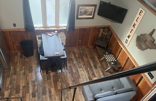 Elkins Cabin | Tiny home / cabin on the waters of Isner Creek