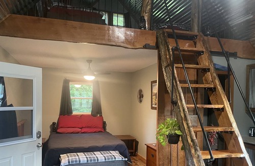 Elkins Cabin | Tiny home / cabin on the waters of Isner Creek