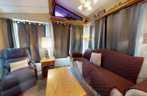 Breckenridge Ski Chalet | Tiny Home Chalet-Pet Friendly-Water Front