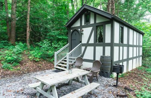 Sevierville House | Tiny Home Cottage Near the Smokies #3 Ingrid