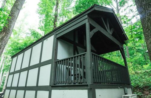 Sevierville House | Tiny Home Cottage Near the Smokies #5 Fleur