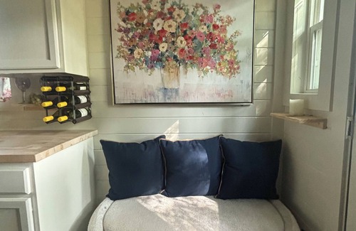 Azle Apartment | Tiny Home near Lake Weatherford and Dove Ridge Winery
