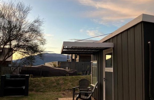 Lolog House | Tiny Houses - Pun May