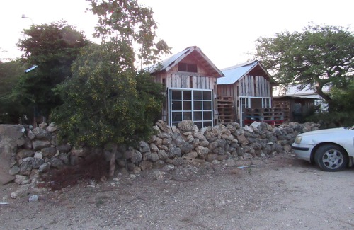 Oranjestad-West RV Rental | Tiny House Cabins