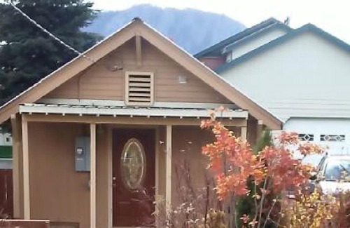 Cle Elum House | Tiny House Cle Elum WA USA