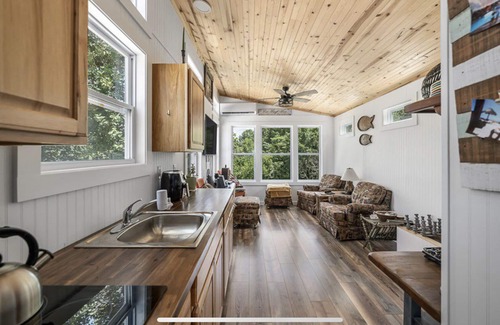 Baxter Cabin | Tiny House on Center Hill Lake