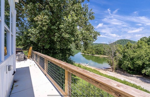Baxter Cabin | Tiny House on Center Hill Lake