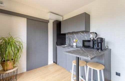Loctudy Apartment | Tiny house spa terrasse 15min plage