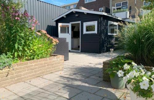 Sneek Apartment | Tiny house tussen de grachten