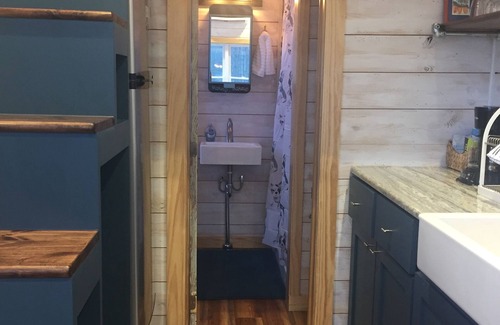 Todd House | Tiny House with New River View 15 Minutes from Boone!