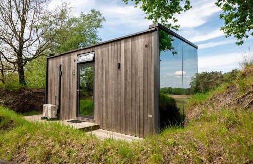 Wilsum House | Tiny Mirror House – Luxe ÖÖD Suite