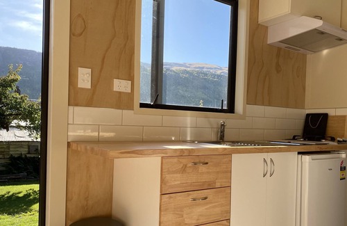 Arrowtown House | Tiny Native Retreat