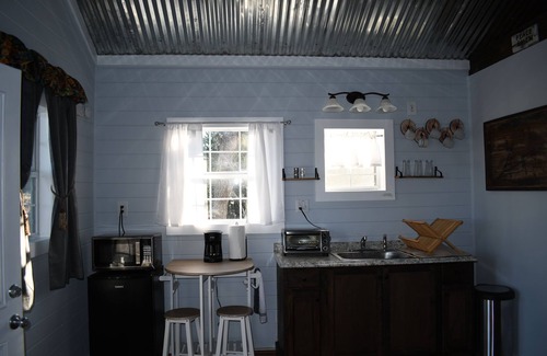 Ledbetter Apartment | Tiny Picturesque Cabin on Idyllic Ranch with lake view close to Round Top TX