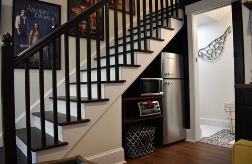 Covington Cottage | TINY WONDER guesthouse near town square