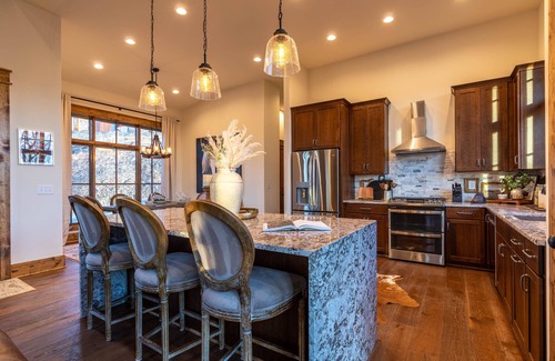 Banner Elk House | Tipsy Elk at Eagles Nest - New Home with Hot Tub, Shuffleboard, & Firepit!