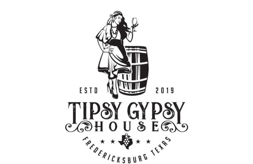 Fredericksburg House | Tipsy Gypsy House & Party Barn, HotTub , Volleyball Court & Fire Pit