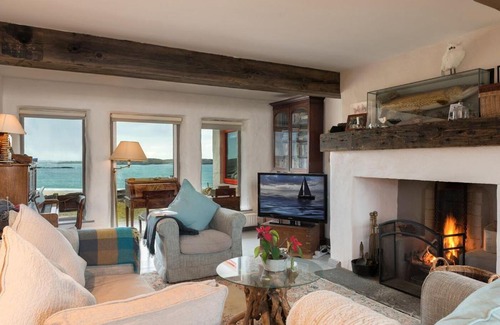 Claddaghduff House | Tir na nOg