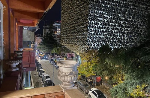 Blloku Apartment | Tirana City Center Apartment W