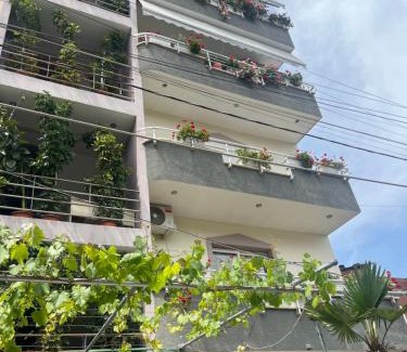 Tirana House | Tirana Class House