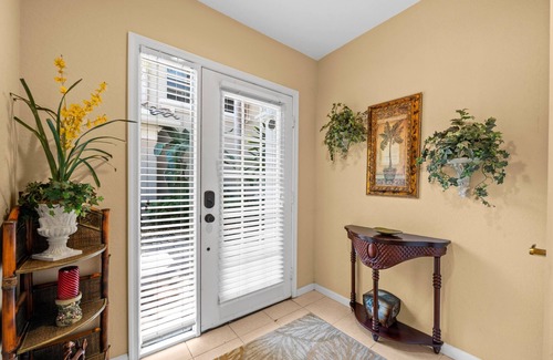 Naples Condo | TIRED OF COLD WEATHER?nSpacious, luxurious Condo with lake/golf course views.n