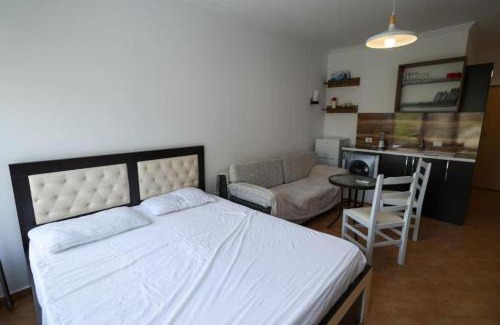 Durres Apartment | Tirent Apartment-Beachfront Studio at Shkëmbi i Kavajës