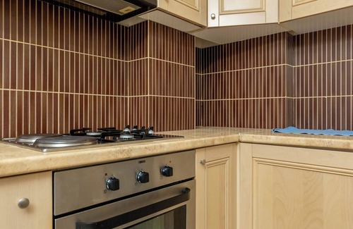 Tirana Apartment | Tirent Apartment - Spacious 2-Bedroom Stay Near Liqeni i Thatë