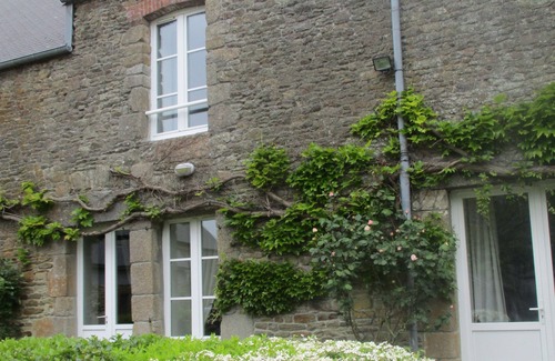 Dragey-Ronthon House | Tissey cottage in the bay of Mont St Michel