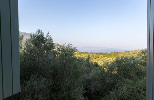 Limni House | TITANIA-Luxurious Holidays by the Pool at IL Giardino Segreto Di Prospero