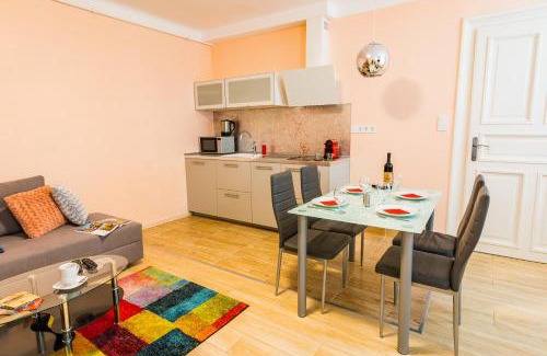 Inner City Budapest Apartment | Titaru House in the city center of Budapest