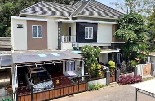 Depok Villa | TITE homestay. Staycation feels @home