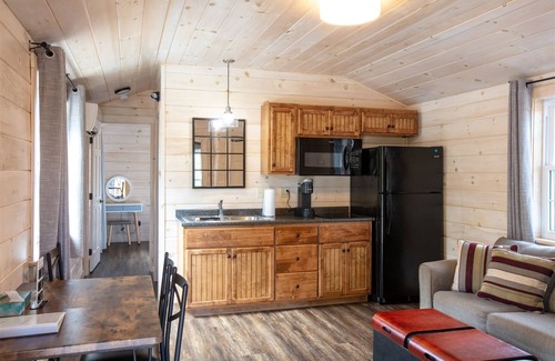 North Sebago Cabin | TITMOUSE - RESORT WITH 12 PROPERTIES. NATURAL POND FOR SWIMMING. CAFE ON SITE.