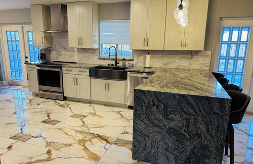 Titusville House | Titusville newly renovated house with a Pool and all the comforts of home!