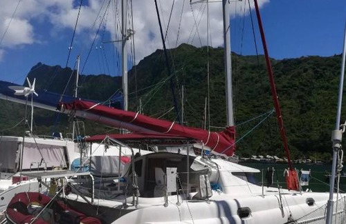Vaiare Boat Rental | TIVA Catamaran MOOREA