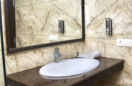 Bhiwadi Hotel | Tivoli Heritage Palace