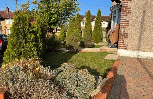 Manor Apartment | TJ Homes - One double bed room with garden view - Next to tube station