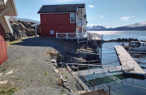 Evenskjer House | Tjeldsundbrua Overnatting - Sjøhus1
